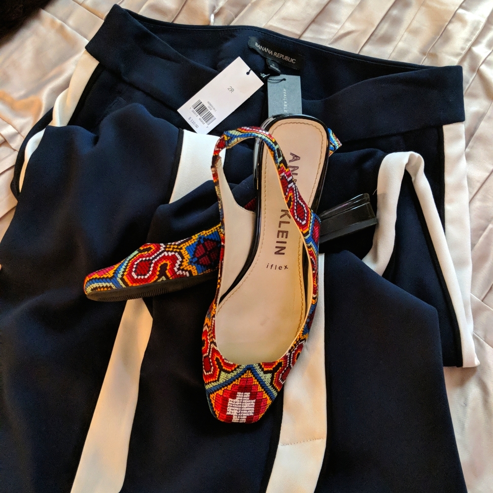 Banana Republic, Navy, wide leg crepe slacks. Size 2. Original tags on.